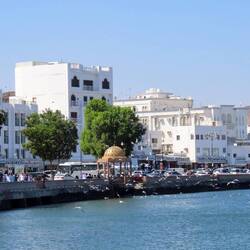 An der Uferpromenade