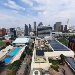 Blick aus dem Zimmer im 23. Stock gen Norden, li. das Nationalstadion