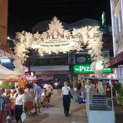 Abschließend besuchten wir noch den Chiang Rai Night Bazar