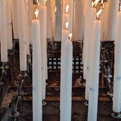 Front candle for Les