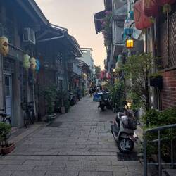 Shennong-Street in the evening