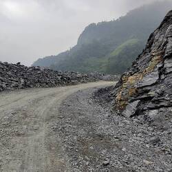 En toen reed ik door een steengroeve.