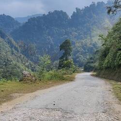 Het wegdek begint wat onheilspellend te worden...