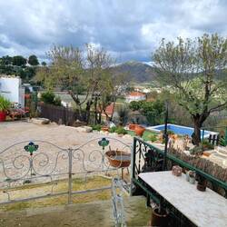 Ausblick bom Guesthouse Monte Carrascal auf Salir.