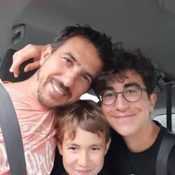 Dans le taxi vers l'aéroport.