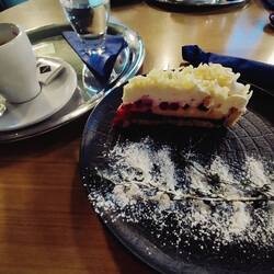 Брусничный торт