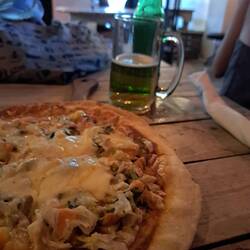 Blackout-Pizza im Restaurant