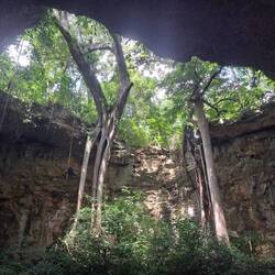 Die zweite geheime Cenote - trocken und halb eingestürzt