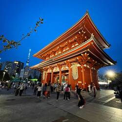 The Hōzōmon (Treasure-House Gate) on the Asakusa Kannon temple grounds