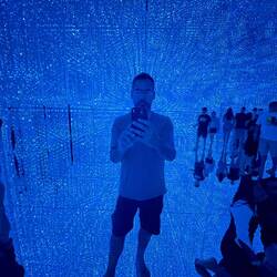 TeamLab Planet - Blue lights into infinity ♾️