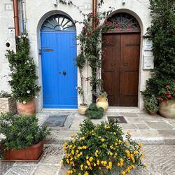 Links ist "meine" Haustüre 😊