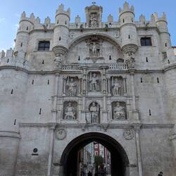 Archway into the Plaza