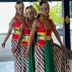 the music show still runs...