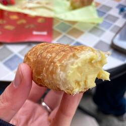 Da einmal wie er angebissen aussieht