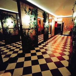 Простите, но уборная