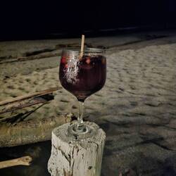 leckerer Sangria im Restaurant direkt am Strand