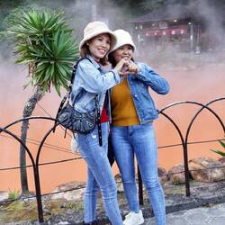 Chinoike Jigoku: red hot spring from clay (78 degrees Celsius)