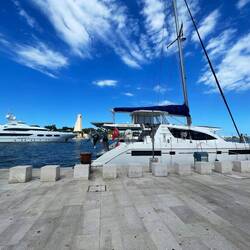 Im Hintergrund das Monumento und mein Beiboot