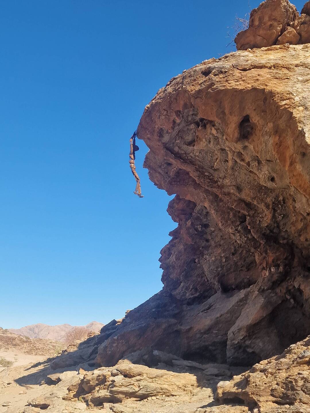 Kurz vorm Hoanib Kunst am Wegesrand. Inzwischen gibt es über 40 solcher Skulpturen im Norden Namibia