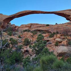 Landscape Arch (306 feet ≈ 92m /306×0,3)