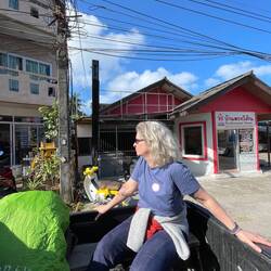 Und mit dem Jeep-Taxi geht es auf Koh Tao zur Unterkunft