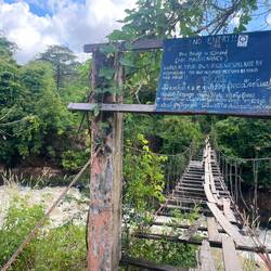Selbstverständlich wiedermal eine TÜV geprüfte Brücke... hielt ;)
