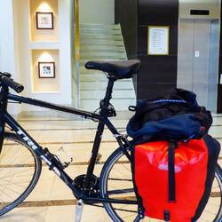 Mein Fahrrad in der Lobby.