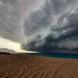 Die Wetterfront an der Westküste einige Zeit zuvor( Bild von Freunden)