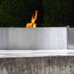 Diese Flamme soll brennen, bis alle Atomwaffen auf der Welt vernichtet sind. Wann wird das sein?