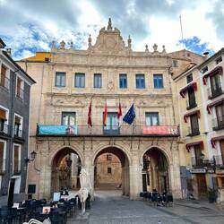 Cuencca - Center Arch is a Main Arterial