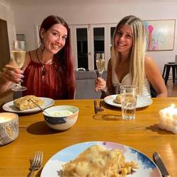 Dinner & celebrating the successes of the past days with Champagner ⚜️