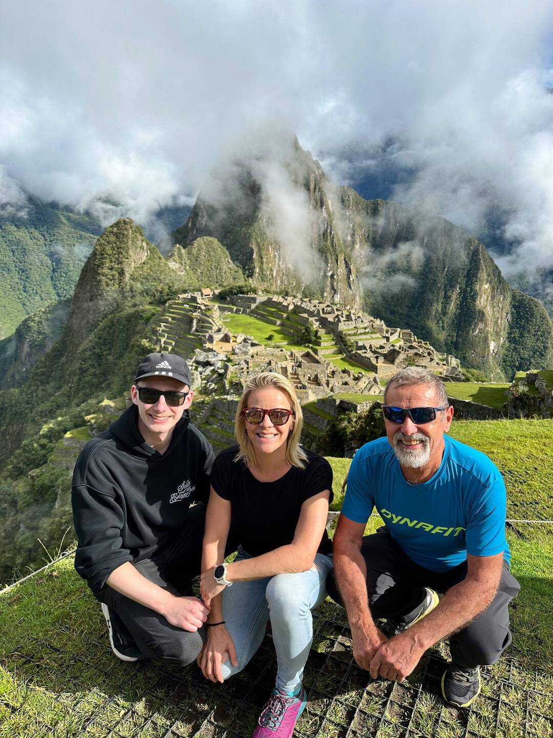 Happy am Machu Picchu