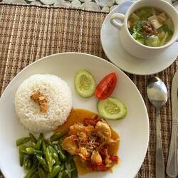 Chicken with beans, fish tofu soup