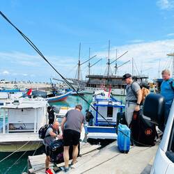 Gepäck wird fachmännisch verstaut