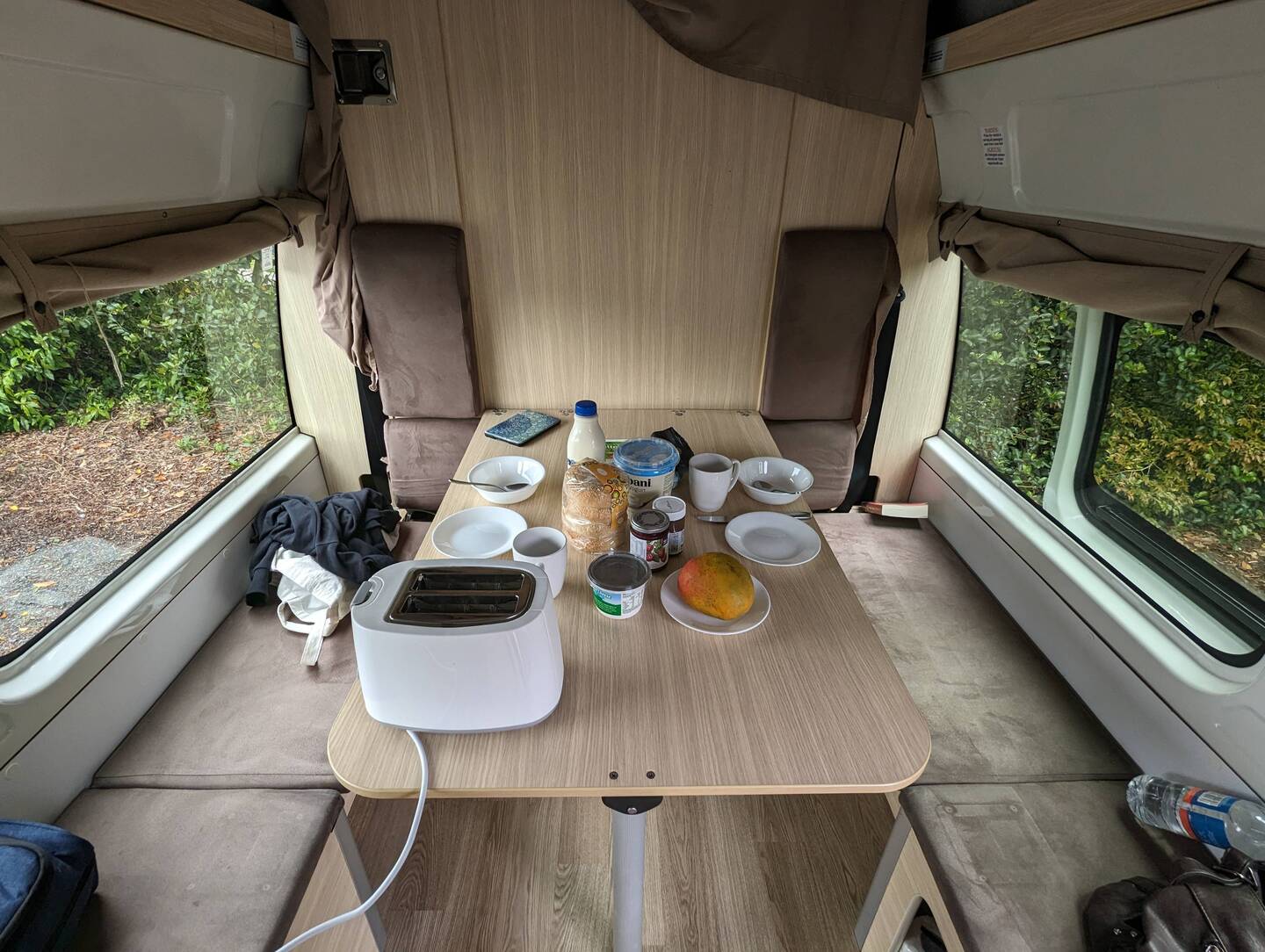 1. Frühstück im Camper