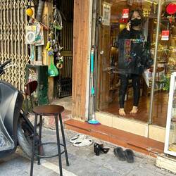 barefoot shop (they sell wrist bands)