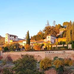 Der Sommerpalast Generalife im Abendlicht.