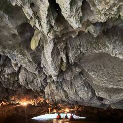 durch 3 Höhlen geht es hin-und zurück
