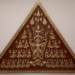 Wanddekoration, die den Hindugott Shiva zeigt, erkennbar an dem typischen Dreizack