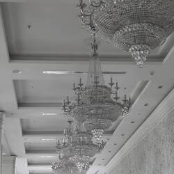 Die kalte Pracht in der Eingangshalle des Hotels