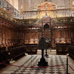 Das Nussbaum Chorgestühl