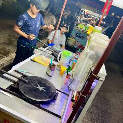 Hier werden mexikanische Crepes gemacht