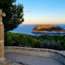 Abendstimmung am steinernen Kreuz von Portixol.