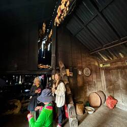 Hier wohnt die Frau vom ersten Bild mit Familie