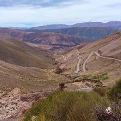 Serpentines up to 4700m... and back down again