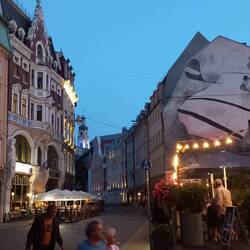 Mercato alla cattedrale luterana