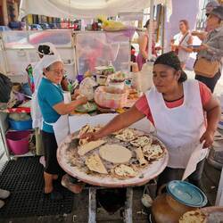 Berühmte Señoritas aus NETFLIX Street food Latainamerika