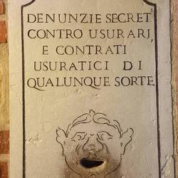 Testa marcia: mi sono immaginato il tizio che mette dentro la denuncia e la mano rimane dentro!🤣😂