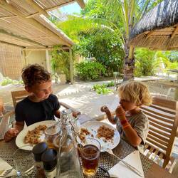 Die Kids probieren was Neues und es schmeckt!