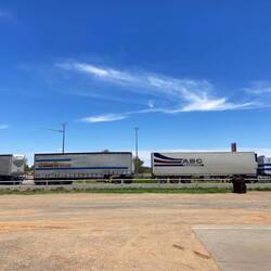 Eine kurze Road Train
